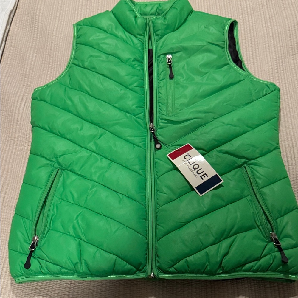 Clique Crystal Mountain Puffer Vest in Vibrant Green